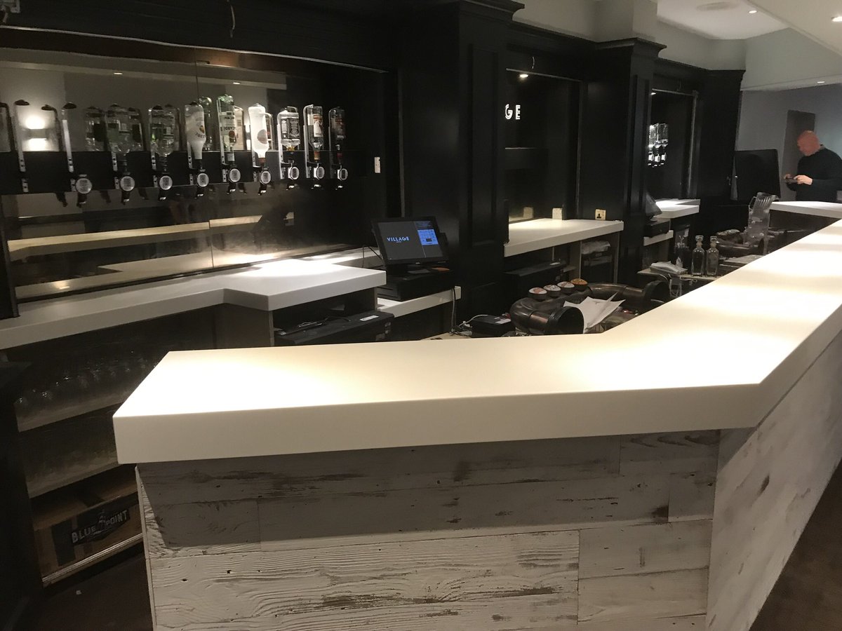 ProjaxInteriors's tweet image. Another happy customer. New white Corian top added to this recently refurbished bar. #corian #fresh #clean #bar