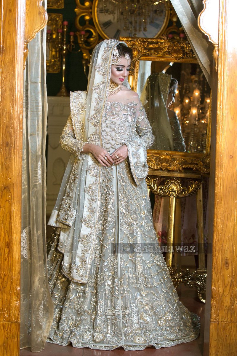 #pakistaniweddings #bridal #bride #couture #wedding #marriage #jewelry  #makeup #outfit #gown #lahore #pakistan #pakistani #desi #mehndi #henna  #photography #lahore #Swarovski #like