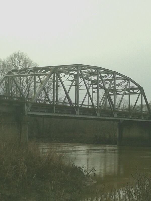 tchrmomnthesip's tweet photo. And me, I spend a lot of time picking flowers up on Choctaw Ridge
And drop them into the muddy water off the Tallahatchie Bridge #odetobilliejoe #thirdofjune https://t.co/47MOieCKEx