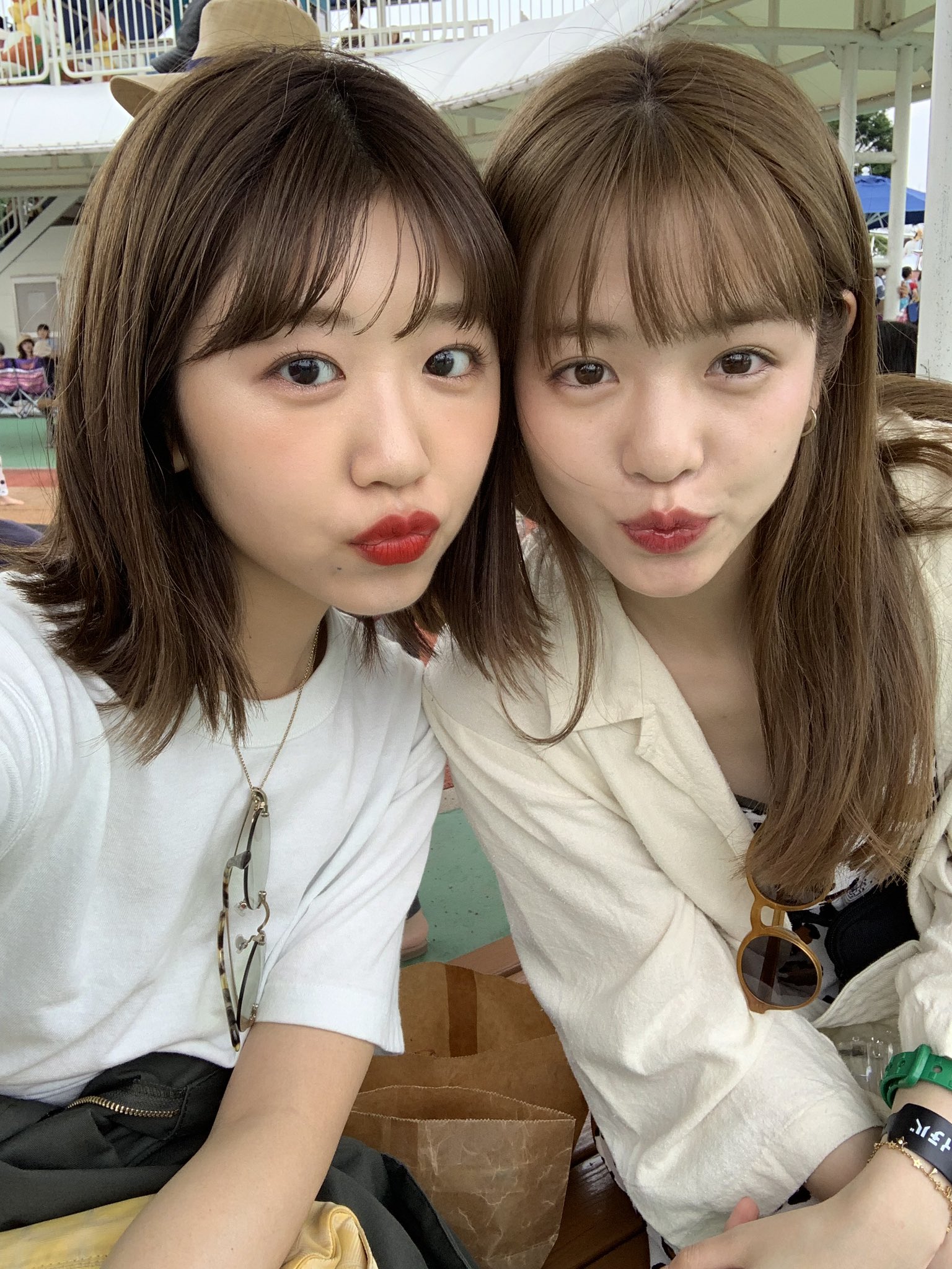 横田真悠 uu ネイビー ジップアップフーディ FRAY I.D】モデル・女優の横田真悠が魅せる秋の最新作を公開