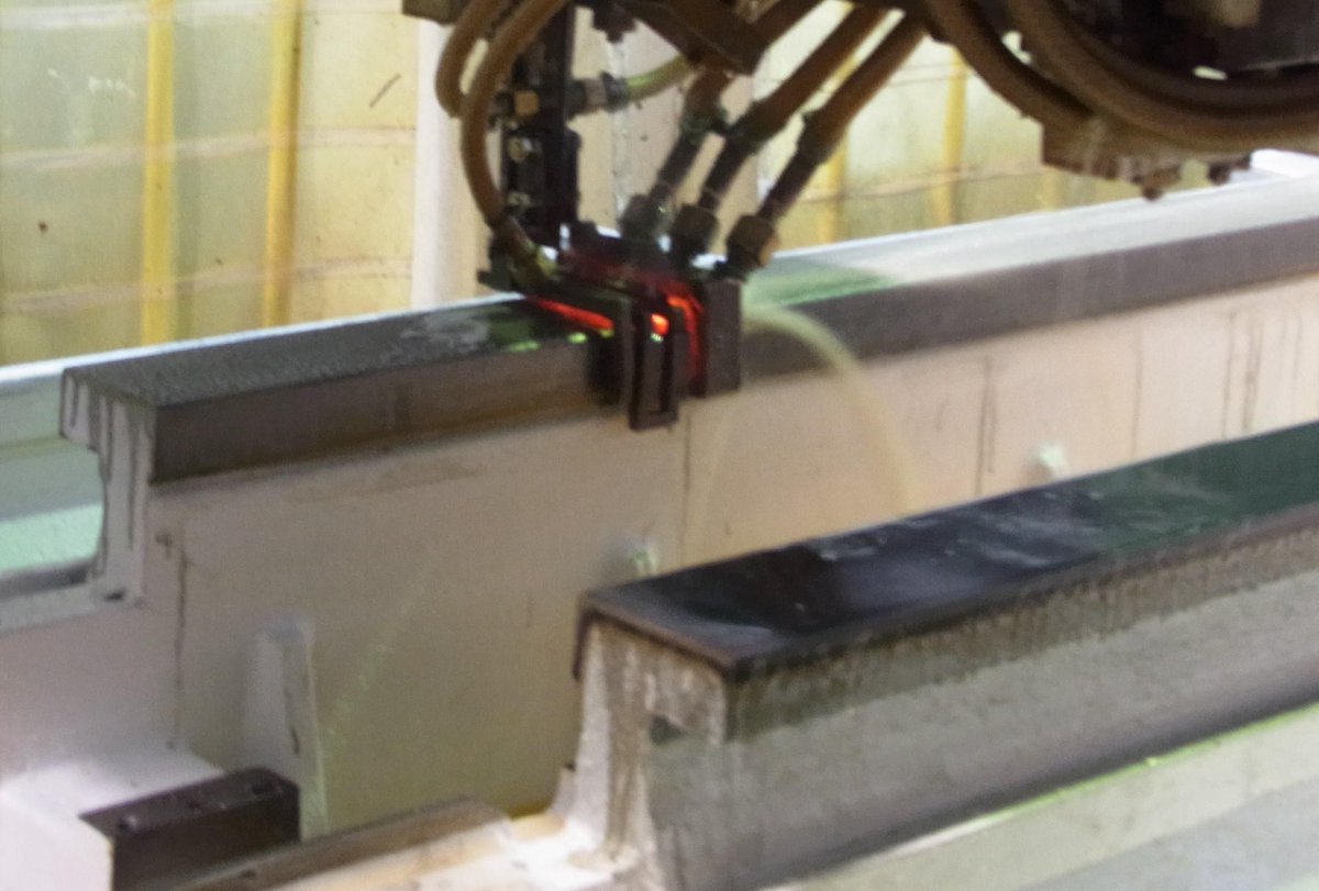 Dugardcom's tweet photo. Kitamura is the only manufacturer that induction hardens and precision grinds their solid box ways to sub 4 micron surface finish for superior mating, accuracy, durability and long term-reliability. Available at Dugard in the UK: https://t.co/0ve1v1E8oF #boxway #accuracy #rigid https://t.co/PZ81cFc0QV