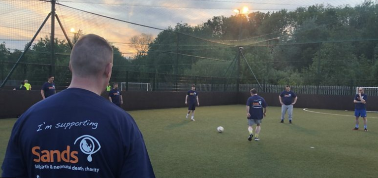 BBCSport's tweet photo. Sands United FC Maiden City is a unique amateur football team and the first of its kind in Northern Ireland.

Every player has experienced the loss of a baby. 

This is an unbelievable watch 🎥 https://t.co/FDU1LFZlgB #bbcfootball https://t.co/9qsKbCBaWW