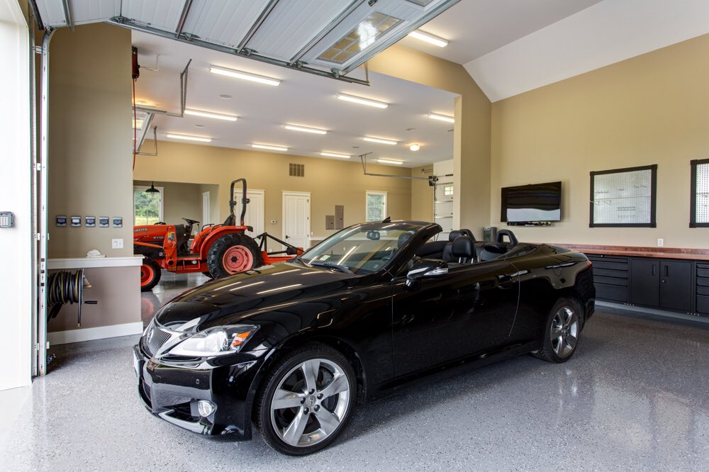 BuilderFishVa's tweet photo. We built the ultimate #garage. 🙌🏻 #virginialuxury #virginia #virginiacontractor #virginiaconstruction https://t.co/D4ej441X38