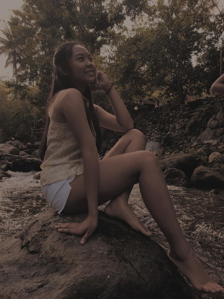 KathleneB4's tweet photo. Always choose the place of your happiness😊 https://t.co/HF03fvGYYa