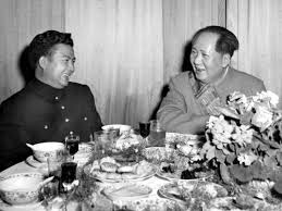 dudiaohan's tweet photo. 在毛泽东全力支持下，波尔布特1975年窃取了政权！波氏去见毛，毛夸奖他说：“你们取得了伟大的胜利，一举消灭了阶级。”尽管毛给了波氏无穷的好处，波氏却不领情。亲毛的柬埔寨领导人克-米被拷打致死，档案上写着：你这条可怜虫的死是罪有应得。你这个腐朽的杂种，竟胆敢说柬埔寨共产党是在毛的影响之下 https://t.co/cCpDvlf2it