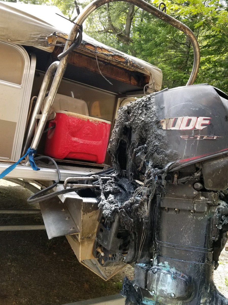 MMGFireINC's tweet photo. With boat season under way @MMGFireINC would like to remind all boaters how important it is to have a fire extinguisher on your boat. All the Buckeye Fire Equipment fire extinghers @MMGFireINC sell are marine rated. #mmgfire #fireextinguisher #boat #poughkeepsie #dcrcoc https://t.co/41EQJhyrLx