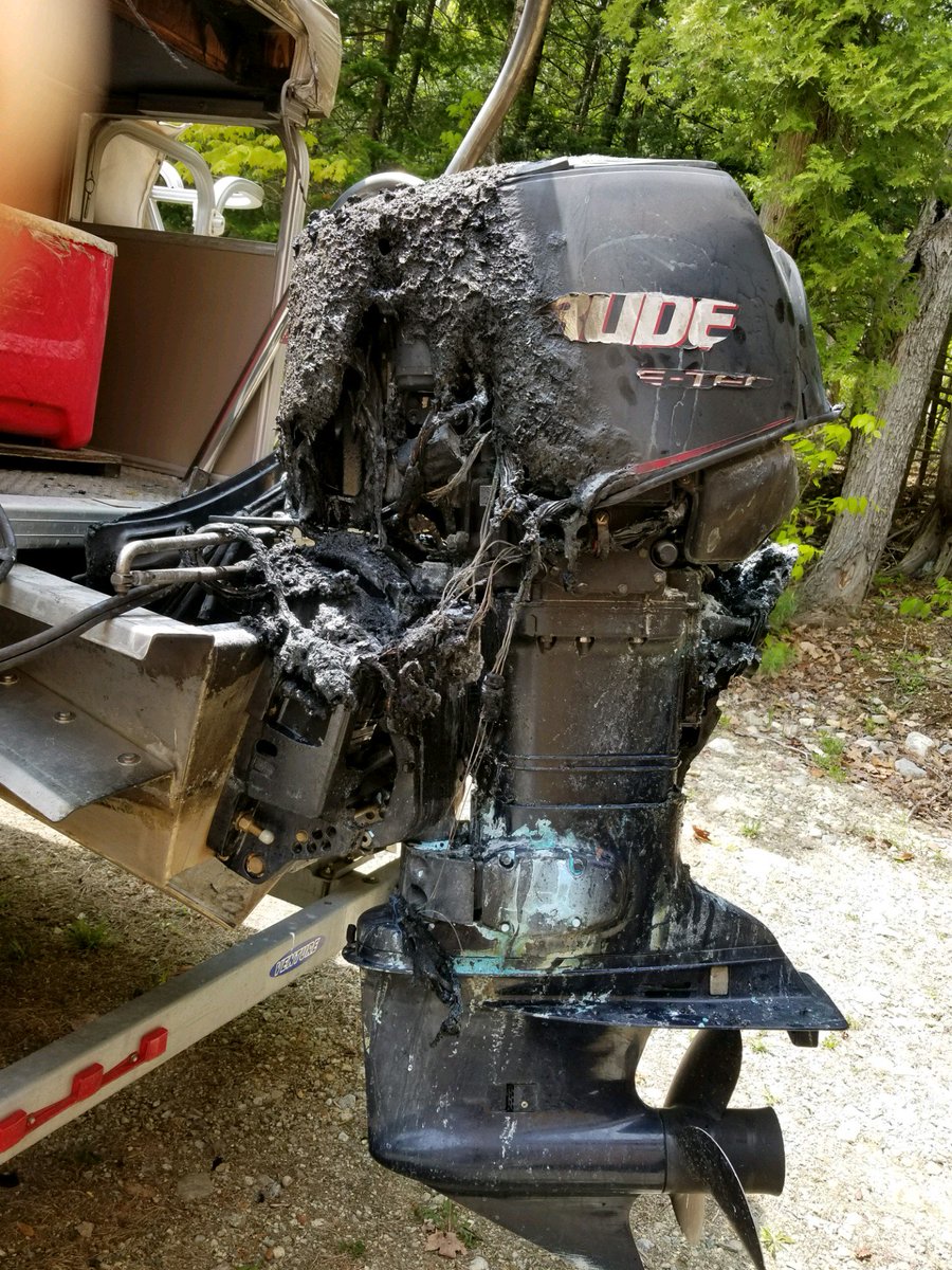 MMGFireINC's tweet photo. With boat season under way @MMGFireINC would like to remind all boaters how important it is to have a fire extinguisher on your boat. All the Buckeye Fire Equipment fire extinghers @MMGFireINC sell are marine rated. #mmgfire #fireextinguisher #boat #poughkeepsie #dcrcoc https://t.co/41EQJhyrLx