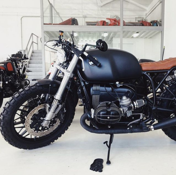 CafeRacerDreams's tweet photo. Do it today because tomorrow might just be a little too late👊🏻
#caferacerdreams #crd98 #caferacerstyle https://t.co/6eXFqhHcTO