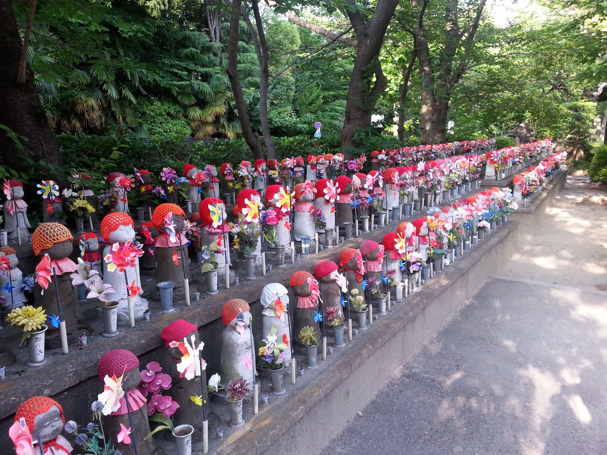 mitchell_epp's tweet image. This commemoration to caring for growing children and children's spirits at the Zojoji temple was both heart warming and somber. #JILC2019