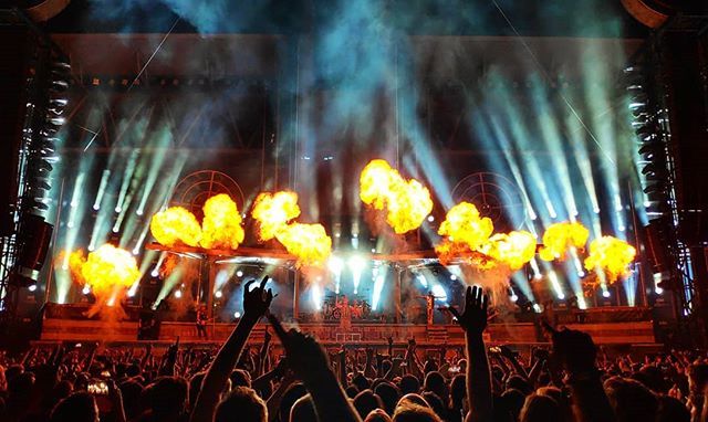 MiloStu's tweet photo. Bang! Bang! 🔥 #rammstein #rammsteinbarcelona https://t.co/HM6zQa9RpN https://t.co/rMKxDAIpYn