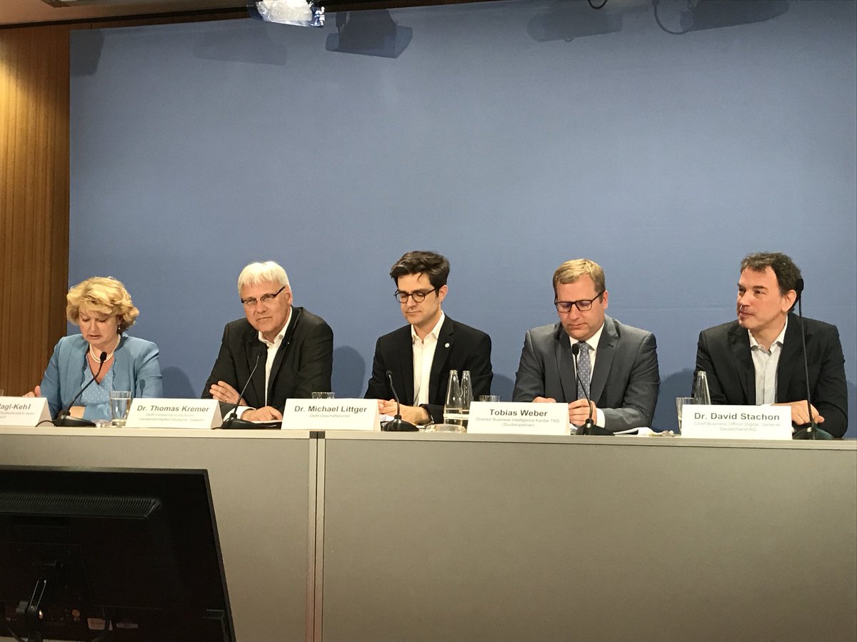 NadineBerneis's tweet image. Pressekonferenz zum DsiN-Sicherheitsindex 2019: Wie sieht die digitale Sicherheit bei Verbraucher*innen aus? Besser. Doch noch viel zu tun. Gemeinsam!
#dsin #DsiNKongress @sicherimnetz  @RitaHaglKehl