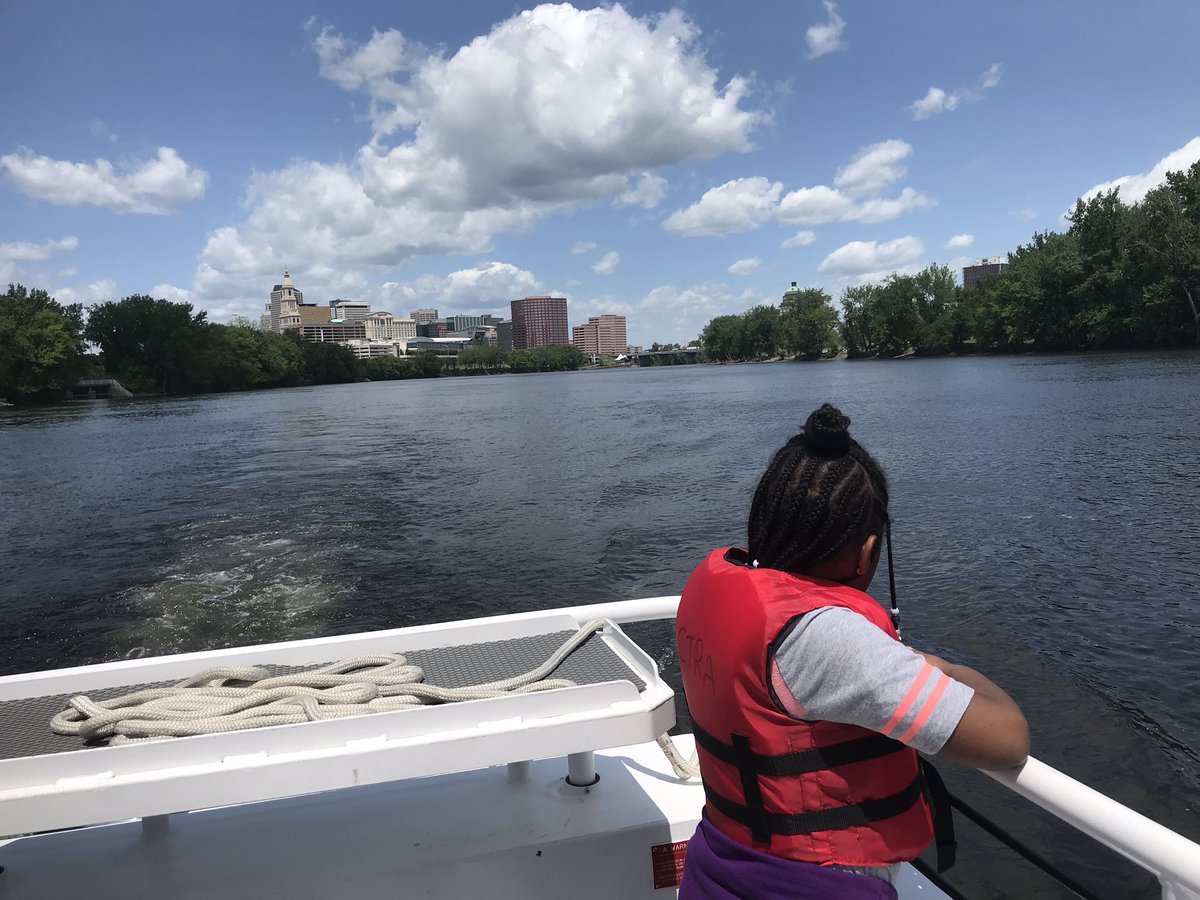 Every Monday should begin this way! On a field trip to study weathering and erosion at the CT River Academy <a href="/mpspride/">Manchester Schools</a> <a href="/MPS_Verplanck/">Verplanck Elementary</a> <a href="/CTAudubon/">CTAudubon</a>