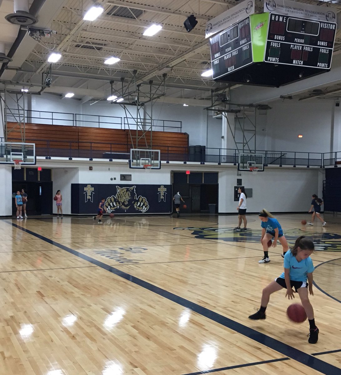 HayBreak's tweet photo. Great turnout for the first day of Breakfast Club summer 2019! 🏀💪🏼 Love seeing these kids put in extra time and work to get better! #BallisLife https://t.co/aXAbiJ1aXZ