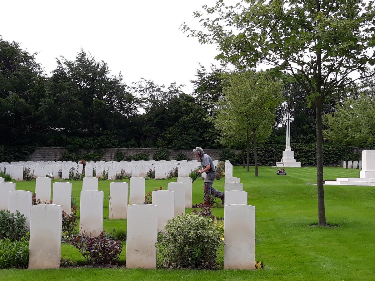 ElizbethjmSmith's tweet image. Busy day for the gardening team @CWGC #Stonefall #Harrogate Looking forward to giving tours of the site this Saturday 8th June - on the 75th anniversary of death for some of the air crew buried there. Do join me! cwgc.org/learn/news-and…