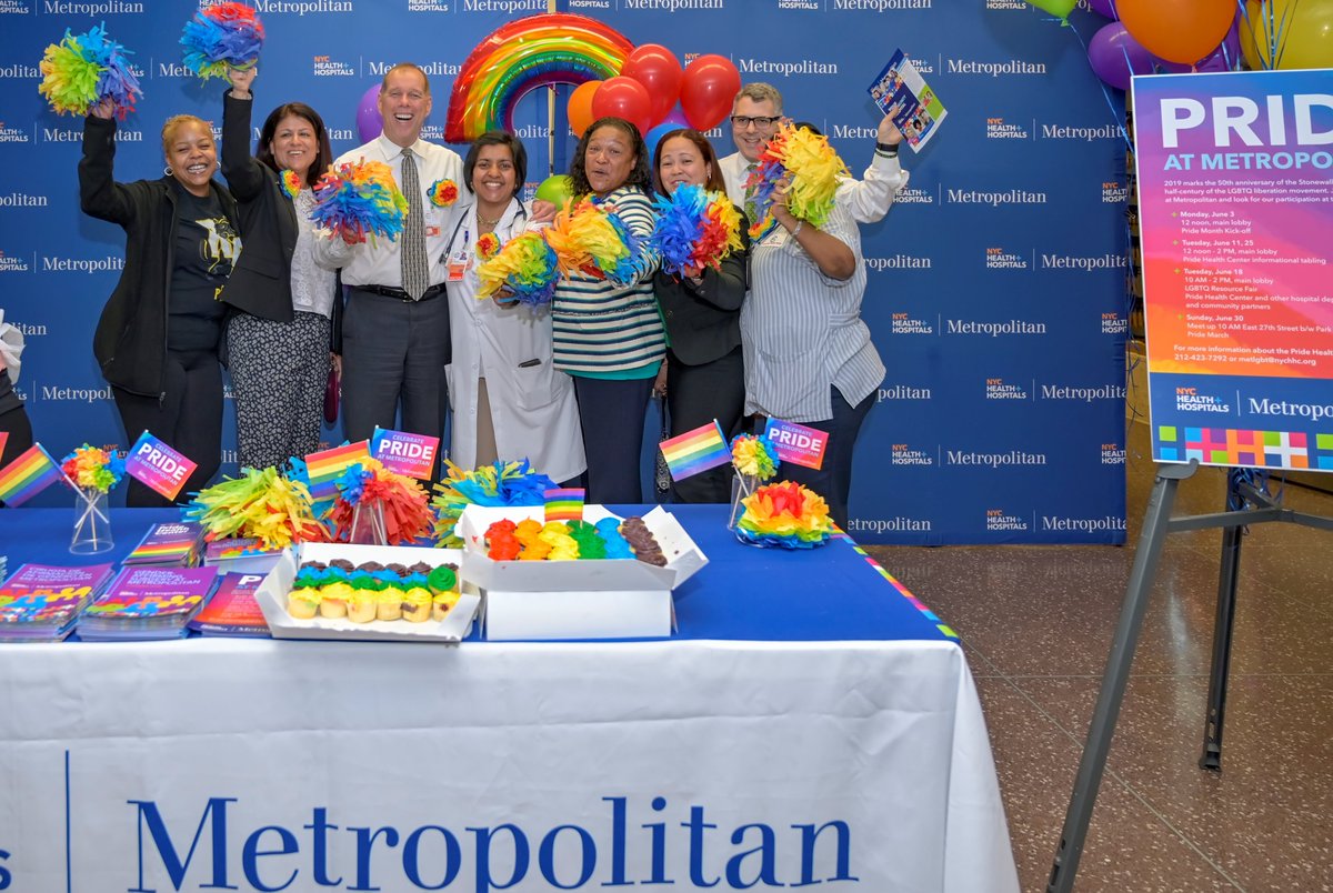 4AlinaMoran's tweet photo. Kicked off #PrideMonth at @NYCHealthSystem Metropolitan. Hospital staff and patients celebrated with popcorn and cupcakes. #PatientsFirst #WeAreMetropolitan #HealthiestLife https://t.co/uya8GtQXkA
