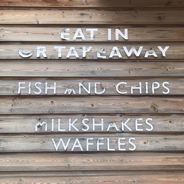 hellocreativeuk's tweet photo. Thereβs something quite enjoyable about metamorphosis the letterforms are undertaking
___
#peelingtype #peelingtypography #design #typography #lettering #graphicdesign #foundtype #letterforms #changingshape #metamorphosis https://t.co/o3jxwuyaPK https://t.co/3vHJJhCZai