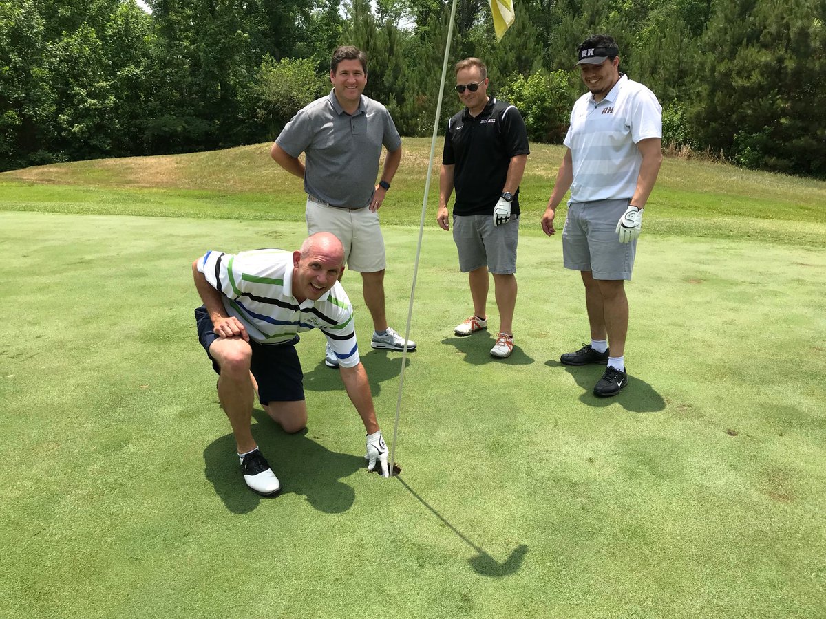 BW_BE_Athletics's tweet photo. Congrats to Mike Partlow. Ace on number 5. Pinetuck. His first playing in Bearcat Open. https://t.co/6AzJ2huEDh