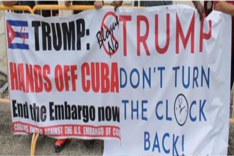 Cuban emigrant organizations in the United States spoke out against the blockade.