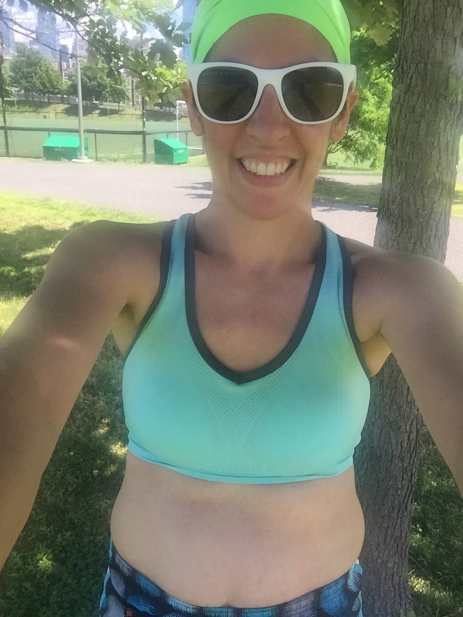 RunEfficiently's tweet photo. This belly had 2 babies. This belly just ran 2 x 1 mile with 1 min rest in 6:14 and 6:11
#momrunner #runnermom #postpartumbody #theefficientrunner #run #runner #runnersofinstagram #milerepeats #trackandfield #usatfmasterstrack #intervaltraining #runningcoaching #runningmotivation https://t.co/5wl7OwuaNw