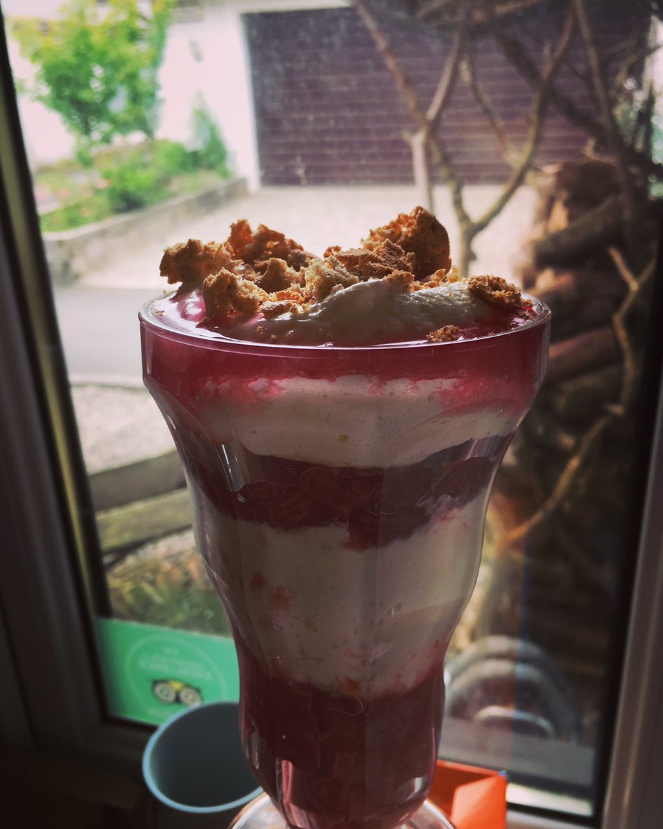 fruinfarm's tweet photo. Rhubarb sundae https://t.co/lGVSsHaLia