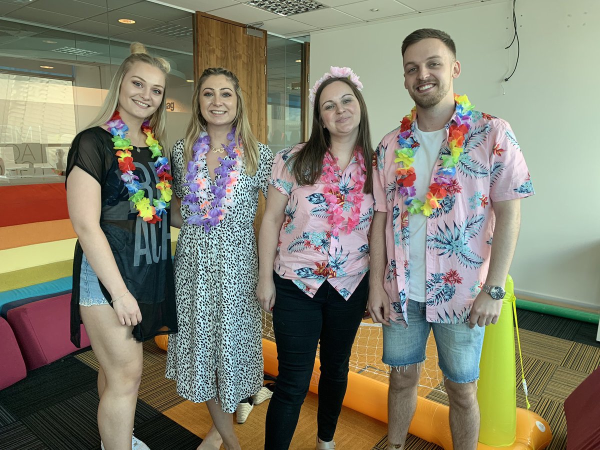 MediaAG's tweet photo. Things are heating up at the #MAGIsland party with our very own, #Loveisland2019 inspired volleyball competition!! ππ #MAGxISIF19 https://t.co/l2FdJYiSRb