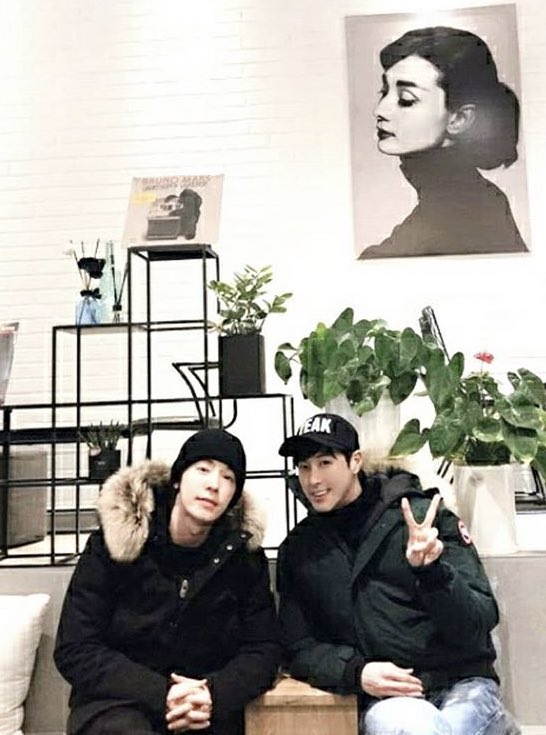 chang_azu's tweet photo. 改めて思う、ユノ顔ちっさ😂
#TVXQ
#Wickedsnow
#유노윤호
#U_Know
#ユノ
#YUNHO
#TrueColors https://t.co/Irt2OYlwyV