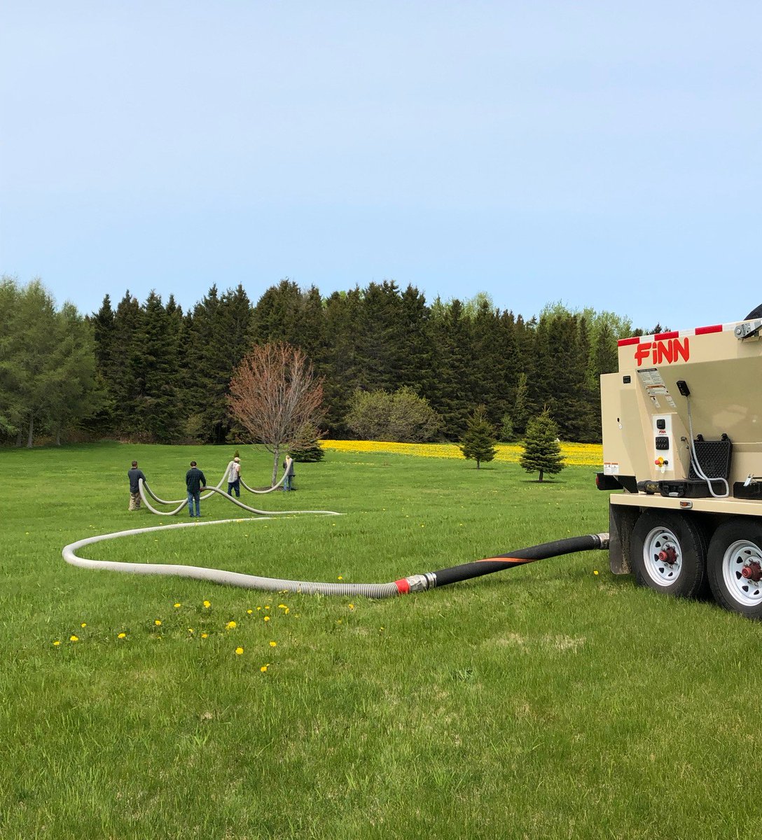 FinnCorporation's tweet photo. Congratulations to Caron Landscaping of Presque Isle, Maine on their purchase of a new Finn 5 Series! #SmarterWaysToWork #MaterialBlower #BarkBlower #GreatDealers #GreatCustomers https://t.co/0qJLP0bT2t