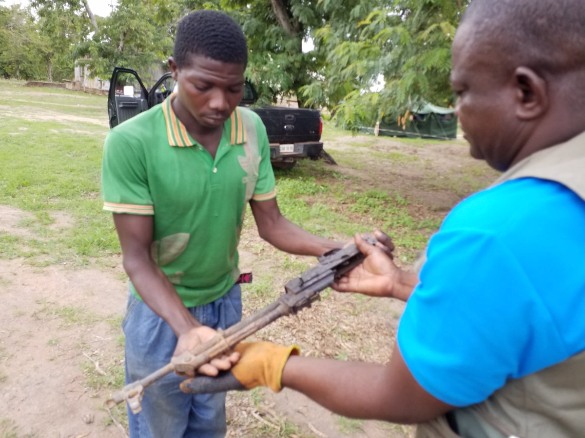 uepnddrrcaf's tweet photo. .#UEPNDDRRenAction! Ils continuent de venir, ces combattants #RJSAYO, pour se faire désarmer à #Paoua. @UN_CAR @GouvCF @WorldBank @RCA_Renaissance @EUTMRCA https://t.co/6ytAprl2kK