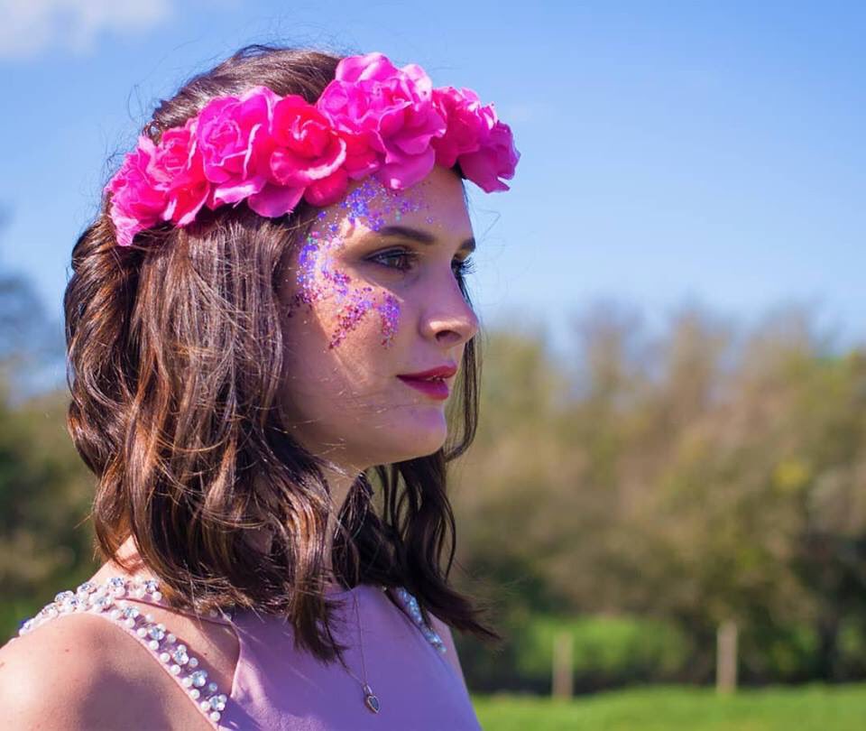 What festival is complete without a bit of sparkle? We have ‘The Sparkle Bar’ at #Portstock2019 on hand ready to glitter up your face, hair and even beards - there really are no limits. All glitter used is eco-friendly too! 🌎🐠 #sparkle #faceglitter #glitter #festival #newport