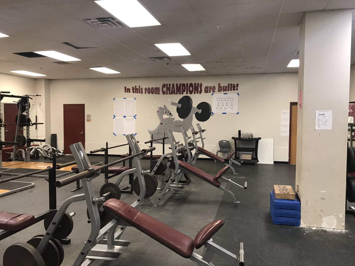 OffBulldog's tweet photo. 7 days til go time....all is quiet...for now @FootballHeights https://t.co/CO8GlSFLvZ