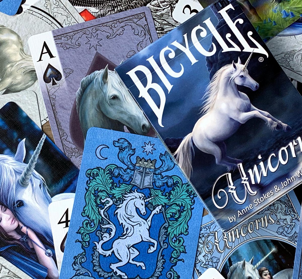 bicyclecards's tweet photo. ♥️♠️♦️♣️ Bicycle® Anne Stokes Unicorns have the classic Air-Cushion Finish® -Get yours today!
  #BicycleCards #USPCC  -  Find them in stores or online @ https://t.co/3b29iVK1mU
_________________________________
 #cardcoolness #ilovecards #unicorns #playingcards #cardcrush https://t.co/hzpfRFSFVQ