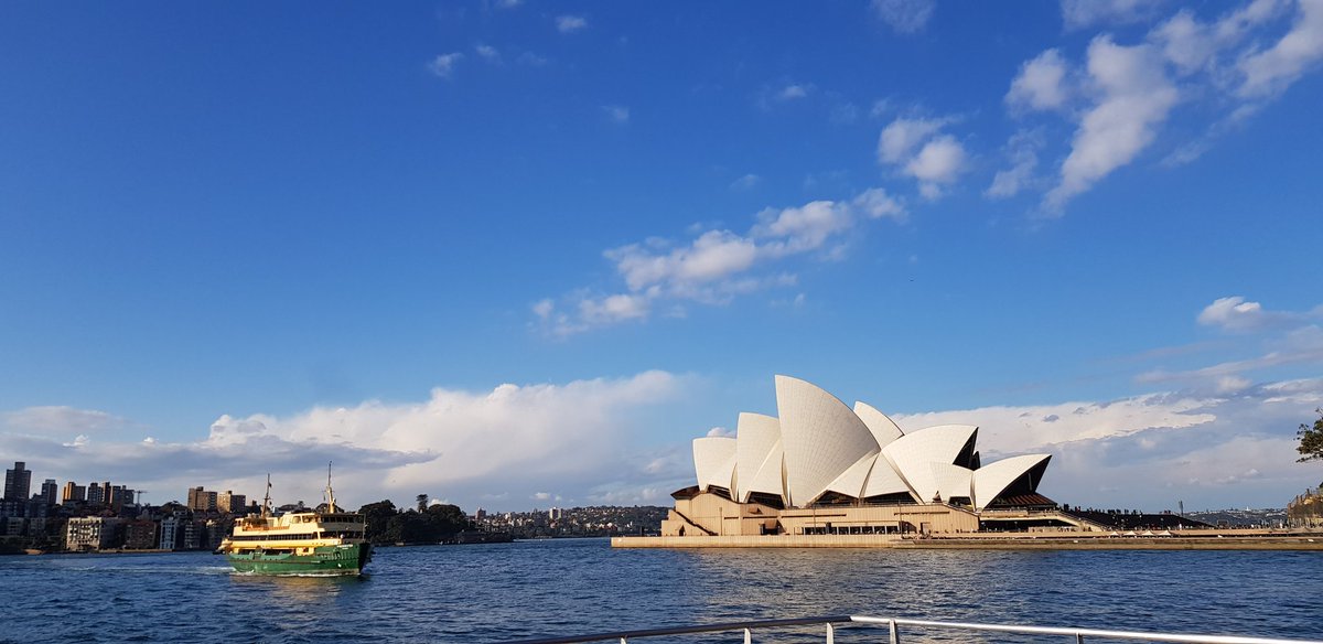 sisk6's tweet image. @DkIT_ie marketing students meet @IrelandSydney to talk about world class student project in Sydney