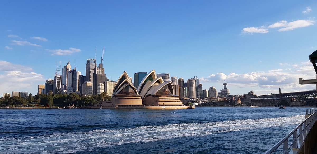 sisk6's tweet image. @DkIT_ie marketing students meet @IrelandSydney to talk about world class student project in Sydney