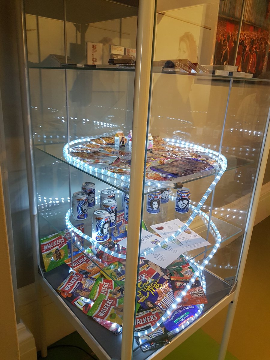 FansMuseum's tweet photo. Who's coming down to the #SpiceMuseum then? With over 500 pieces of #SpiceGirls memorabilia as well as a fully licensed bar, what's not to love? Pop in to see us from 10 am until 10 pm every day this week. #SpiceUpYourLife https://t.co/oVWkgObNKT