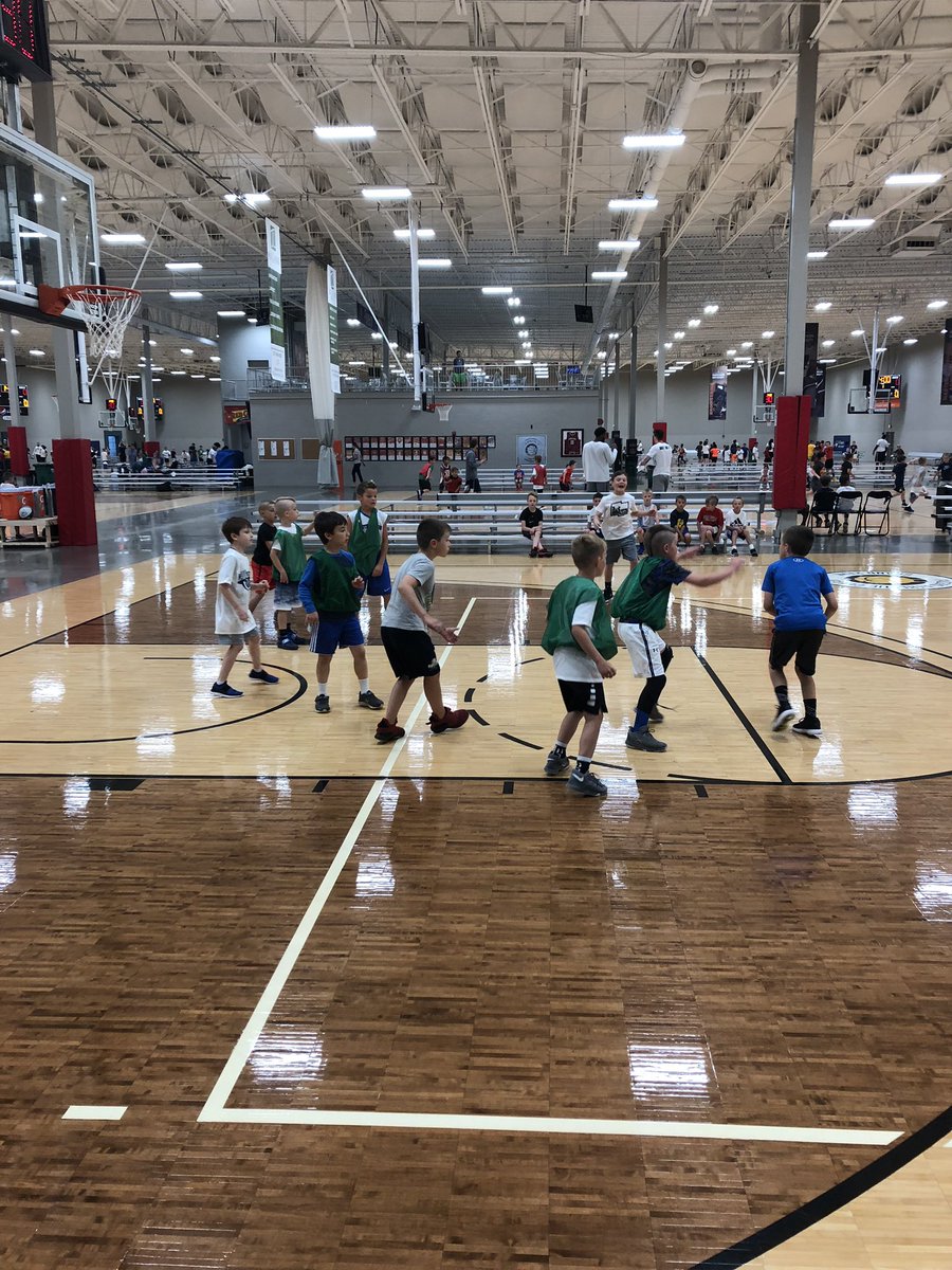 LaVall_Jordan's tweet photo. Great start to the 1st day of our summer camps! Lots of energy &amp; excitement in the building! Kids are ready to learn &amp; grow! #LJBC #GoDawgs https://t.co/raq4aC5IHz