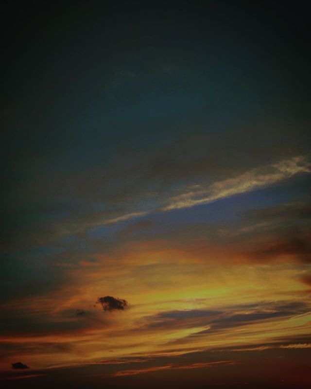 notico8's tweet photo. #sky #sunset #tokyo #東京 #japan #日本 #空 #夕日 #雲 #写真部 #写真好きな人と繋がりたい #twitter https://t.co/sJM4EuXaw5 https://t.co/iwr471hD2c