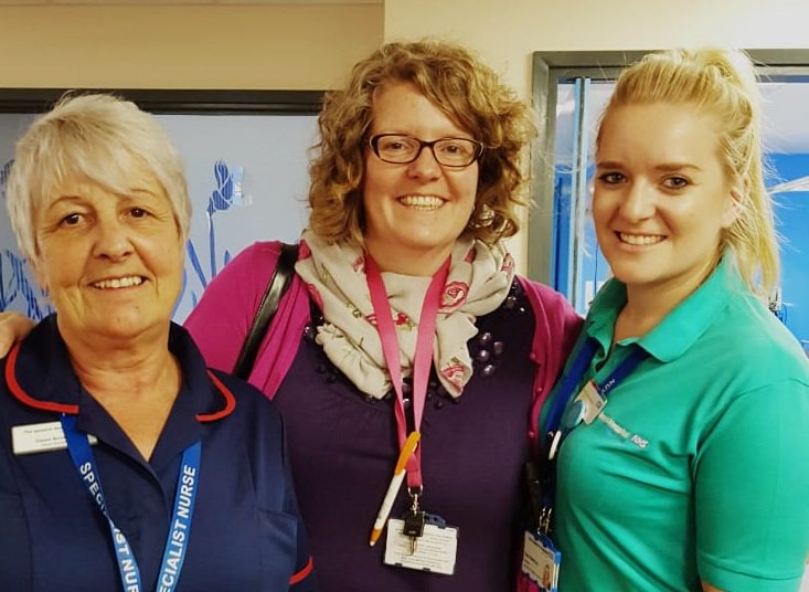ESNEFT_AHPs's tweet photo. Its Tuesday, that means nutrition ward round. Sara our Dietitian joins the nutrition team today to assess & review patients with complex nutritional needs. #WhatDietitiansDo #AHPs #artificialfeeding https://t.co/Wy3ITsPjJV