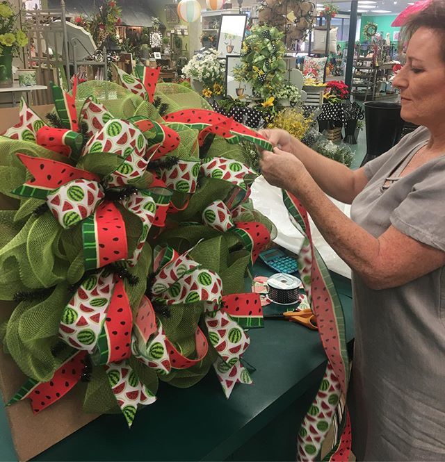 deeslouisville's tweet image. Here’s Peggy remaking a version of our popular WATERMELON wreath that sold this weekend!! 🍉🍉 #watermelon #watermelonwreath #decomesh #decomeshwreath #wreath #wreath #diy #louisvilleky #shoplocalky bit.ly/2EQC6ST