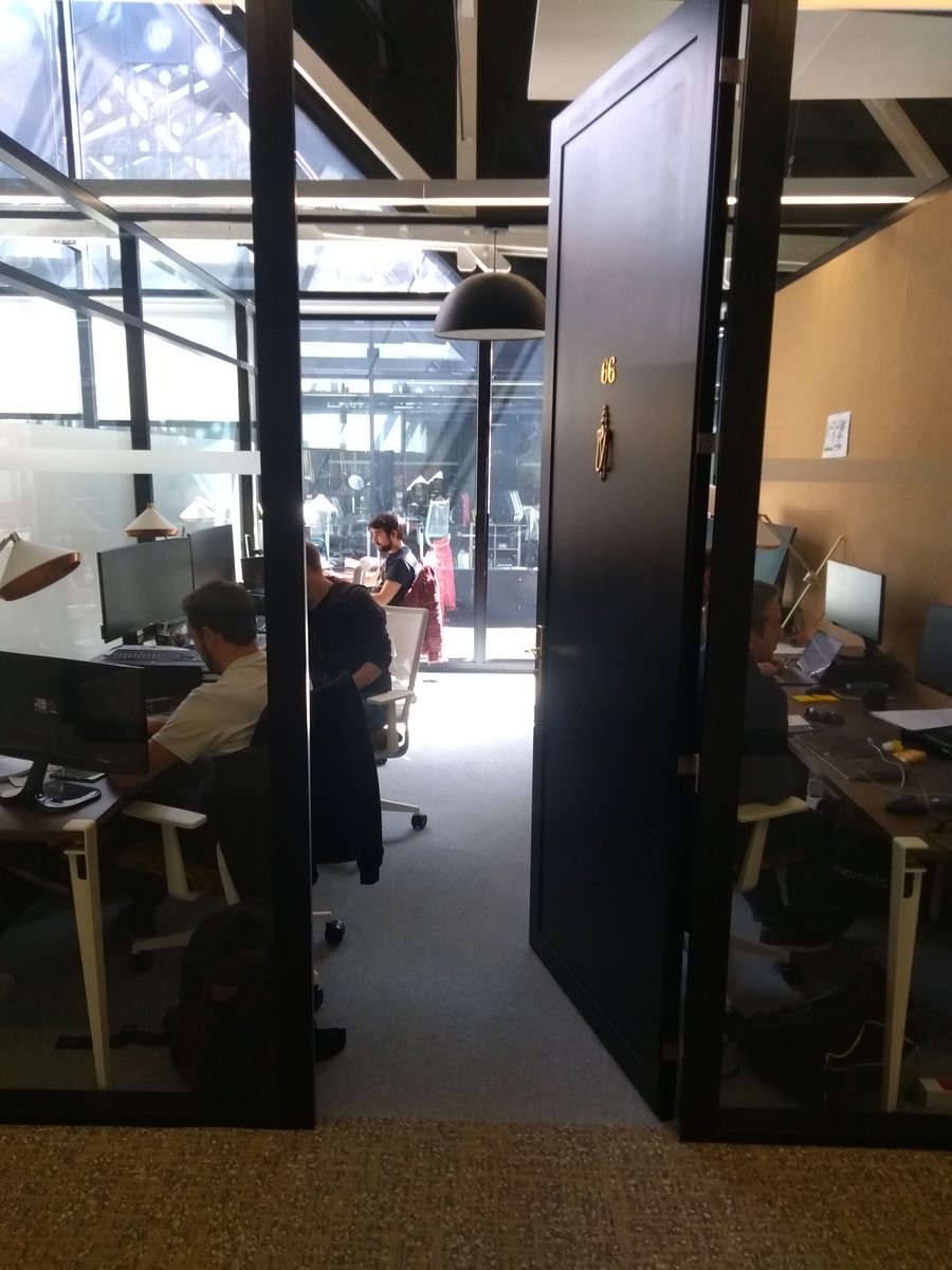 WakeOnWeb's tweet photo. @WakeOnWeb Lyon a déménagé, vous pouvez désormais nous rencontrer dans un lieu d'exception, l'espace de coworking @NowCoworking situé dans l'ancien garage Citröen au 35 rue de Marseille 69007 Lyon. N'hésitez pas à passer nous voir pour visiter ce lieu classé ;-) . https://t.co/KVxNSf8HWu