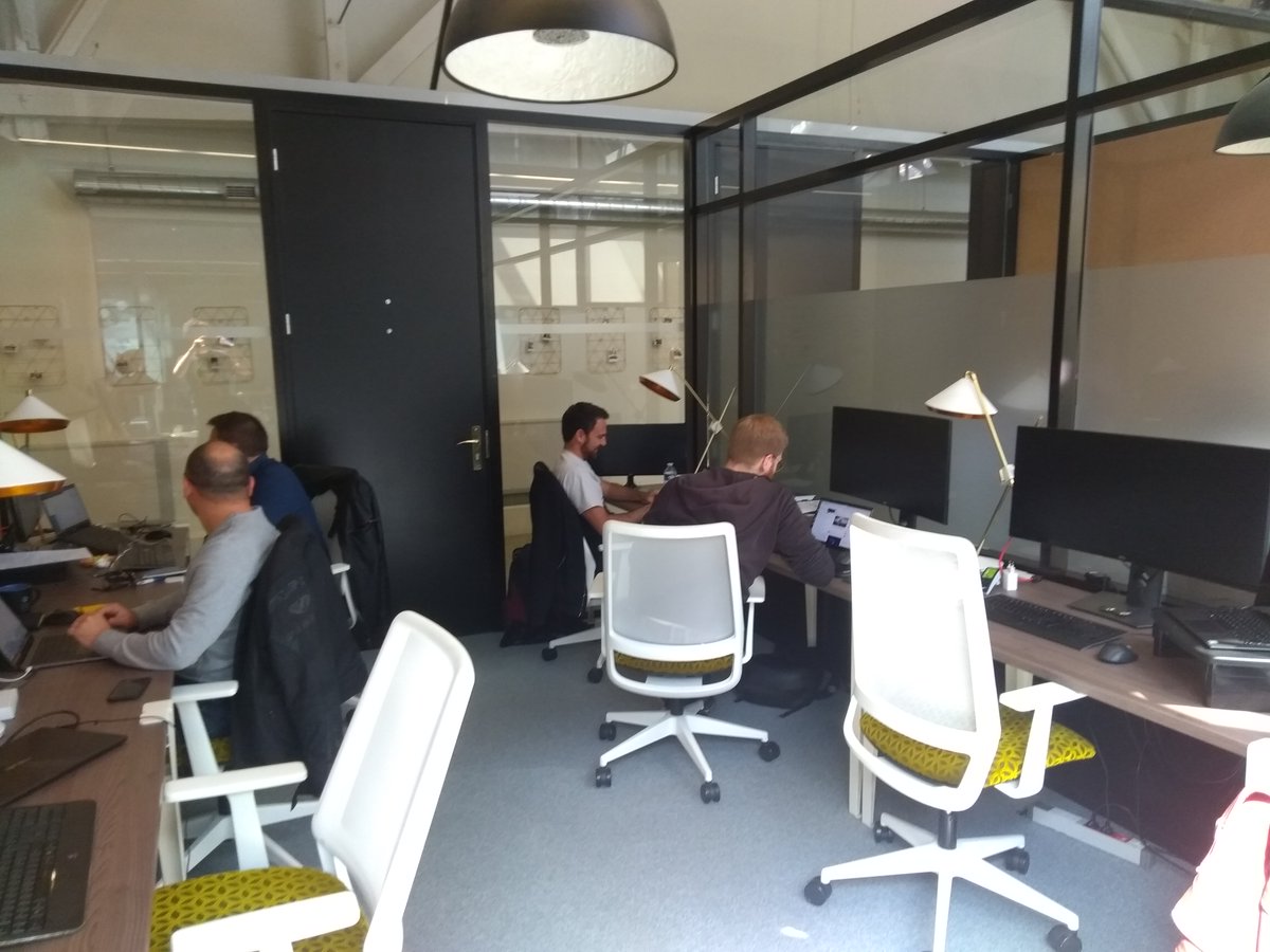 WakeOnWeb's tweet photo. @WakeOnWeb Lyon a déménagé, vous pouvez désormais nous rencontrer dans un lieu d'exception, l'espace de coworking @NowCoworking situé dans l'ancien garage Citröen au 35 rue de Marseille 69007 Lyon. N'hésitez pas à passer nous voir pour visiter ce lieu classé ;-) . https://t.co/KVxNSf8HWu
