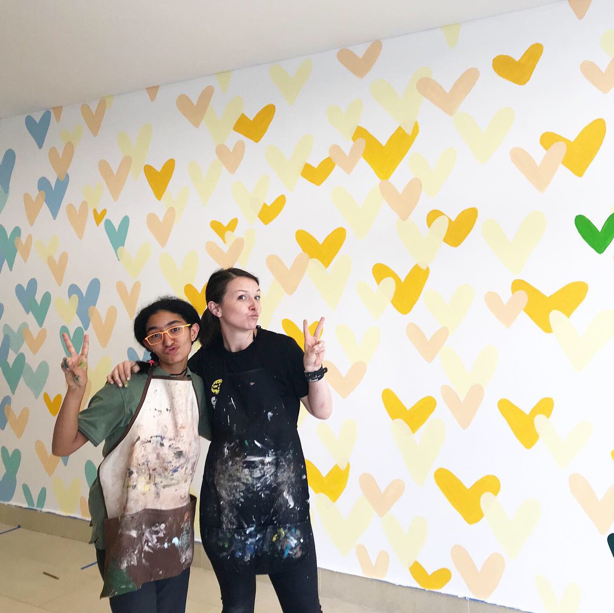 meinenartstudio's tweet image. Congratulations on completing your mural Hana! I’m so proud of you! #rvisionaries #ignitepassions #NESArts #BahrainEDU @rvis.bh