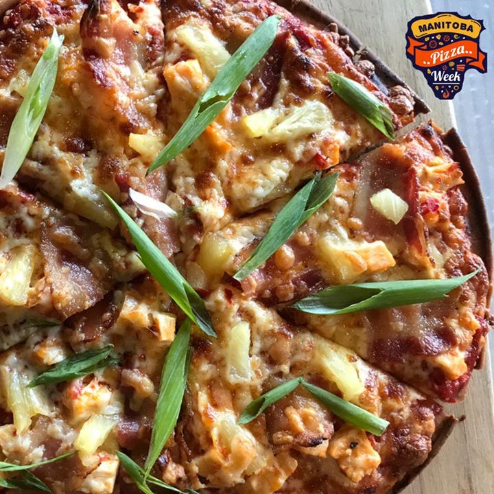 nicolinoswpg's tweet photo. Manitoba Pizza Week runs June 2nd - 9th and we have 4 amazing new pizza's for you to try. Featured here is our entry into the Gluten free category, The Spicy Luau. Spicy Chicken, Candied Bacon, Pineapple, Provolone, Mozzarella &amp; Green Onion on our Gluten Free pizza crust. 🍕 https://t.co/anMm61Ego4