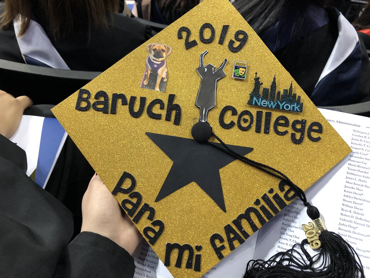 Graduating @BaruchCollege today 👩‍🎓🎉🎊@Baruch_Zicklin with my @HamiltonMusical inspired hat @Lin_Manuel gracias a mi familia  #BaruchGrad #HamiltonGrad #ZicklinGrad #Baruch2019 #Latina