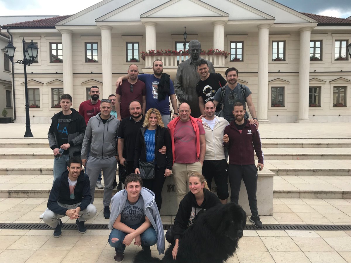 ecd_RS's tweet image. Nama je ove nedelje kancelarija @tara_rafting. A bili smo i do @andricgrad-a. Koliko nam zavidite? 
#ecd #tothemoon #teambuilding #rainbow 🚀🌈