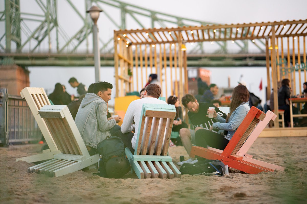 La Pépinière, nous propose encore cette année le Village au pied du courant, maintenant ouvert pour la saison! 😁☀⛱ Fait important : les installations sont accessibles pour les personnes à mobilité réduite. 
aupiedducourant.ca