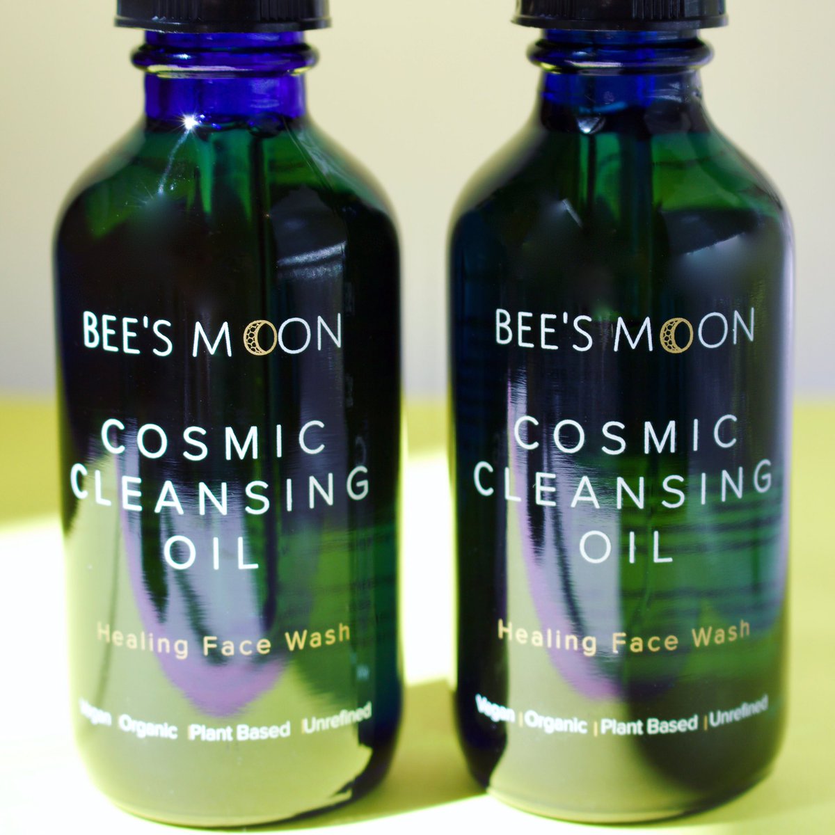 thebeesmoon's tweet photo. Made from organic magic, just like you.✨#beesmoon #cosmiccleansingoil #skincare https://t.co/SAHt52vs58