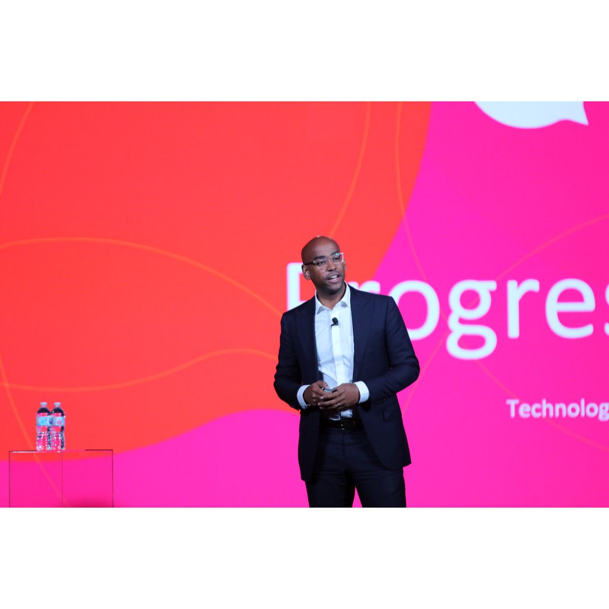 HelloTractor's tweet photo. Did you know that we were able to roll out the first version of our mobile app in just 2.5 months thanks to @Kinvey’s mBaaS infrastructure?
@Jehiel made a presentation at their recently concluded #progressnext conference and we are loving these photos from the event! https://t.co/gxjWys1G9m