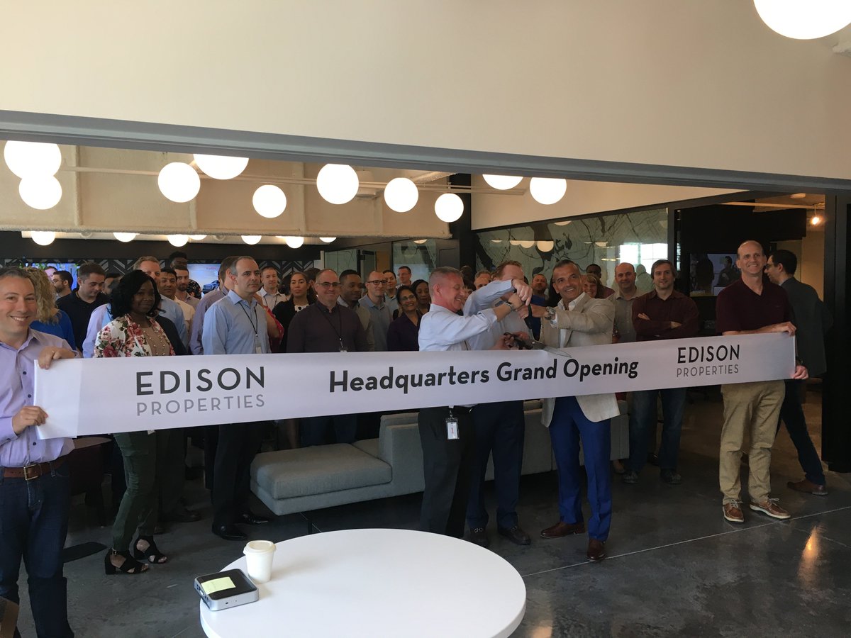 IronsideNewark's tweet photo. Our first tenants have arrived on the 3rd floor!

Ironside Newark is part of the #EdisonProperties family of businesses. We welcome our parent company with tremendous pride in the team that delivered us to the start of our next chapter of life in #Newark.  #WeRiseTogether https://t.co/8WSDYphYHm