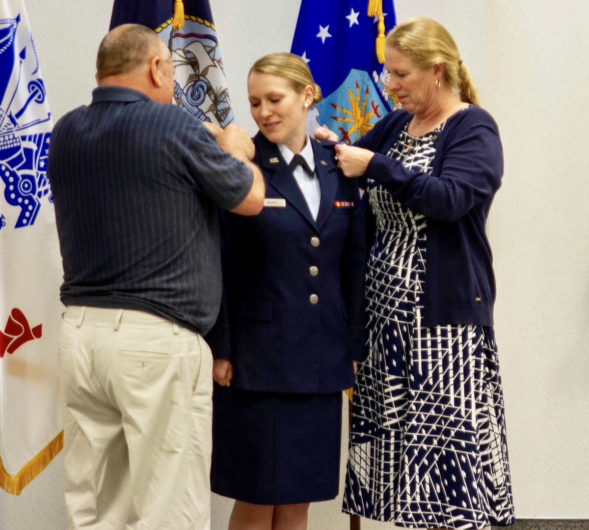 1LECOM's tweet photo. Prior to commencement in Erie and Bradenton, Military Commissioning Ceremonies were held on both campuses to recognize the graduates' promotions. ❤️💙 Congratulations to all the new officers! #LECOM2019 https://t.co/lpn69nfhw3