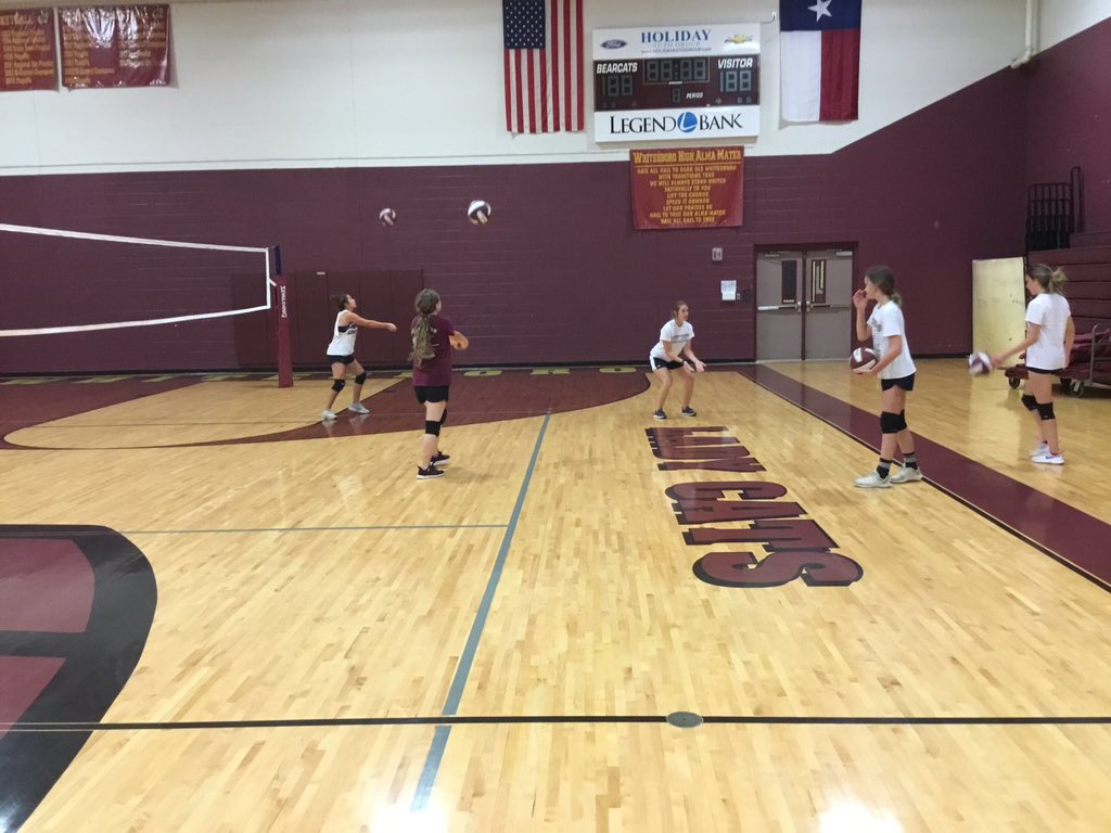 WBCatsWrestling's tweet photo. Little Diggers Volleyball camp 2019. @TeamWhitesboro @WboroABC @Coach_Fagan30 #littlediggers https://t.co/vrDN1whjO7